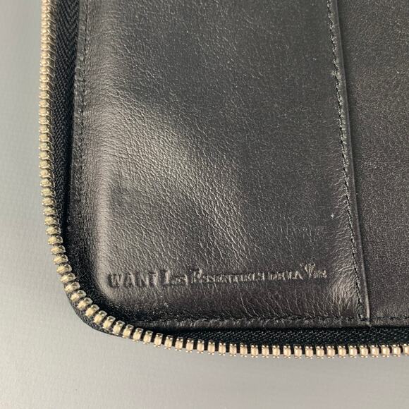 WANT LES ESSENTIELS DE LA VIE Black Leather iPad Case - Picture 4 of 5